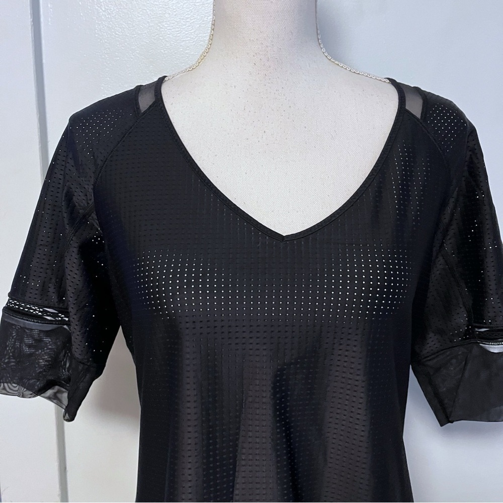 Lululemon • Var-City 1/2 Sleeve Black Mesh Jersey Top - Picture 6 of 10